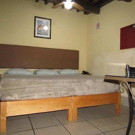 Hotel 1973 San Luis Potosí Buitenkant foto