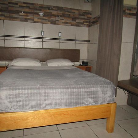 Hotel 1973 San Luis Potosí Buitenkant foto